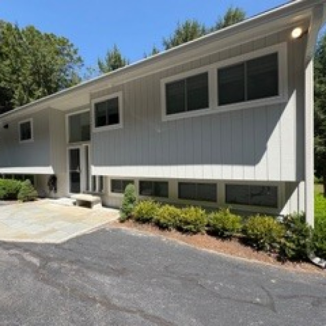374 Photo 1